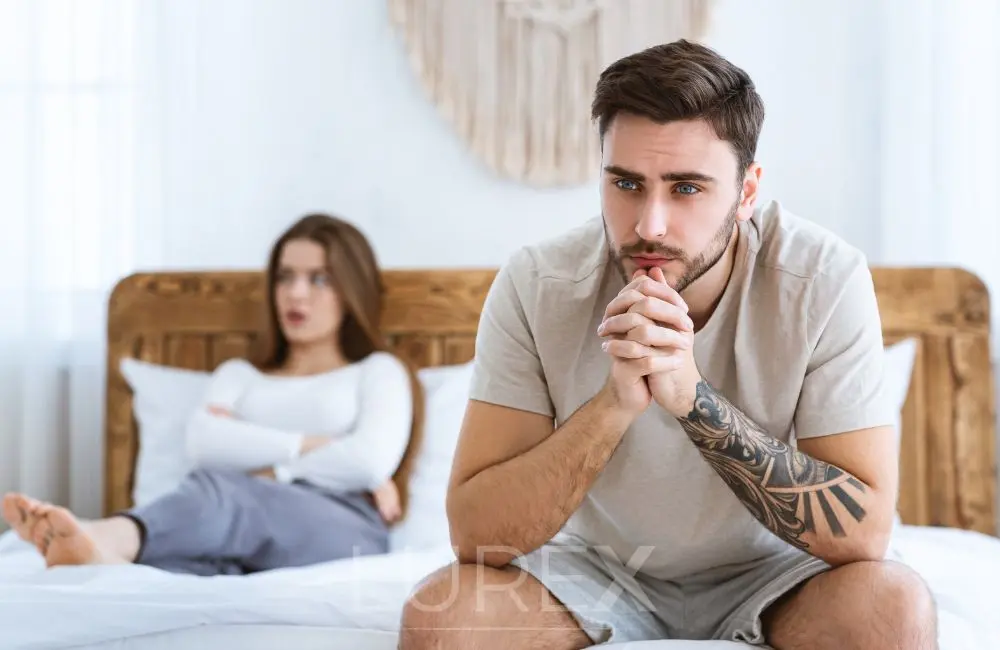 Elhidegült párkapcsolat, távolság és kommunikációs problémák a hálószobában.