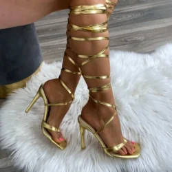 Golden Muse - fűzős, magas sarkú szandál